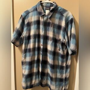 Patagonia Organic Cotton Shirt in Blue | Size Large